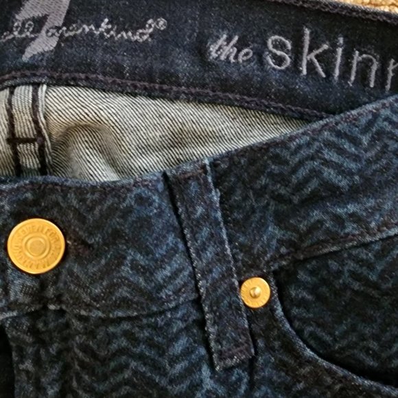77 - NWT 7 For All Mankind the skinny Legging Jean - Size EU 26/US 4 🇺🇸 - Picture 8 of 12